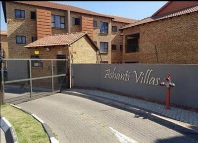 Apartment / Flat For Sale in Klippoortje, Germiston