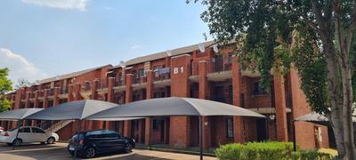 Bachelor Apartment For Sale in Noordwyk, Midrand