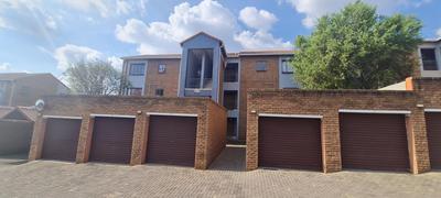 Apartment / Flat For Sale in Vorna Valley, Midrand