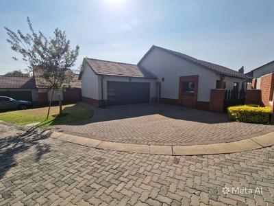 Simplex For Sale in Amberfield Valley, Centurion