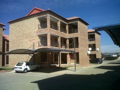 Apartment / Flat For Rent in Klippoortje, Germiston